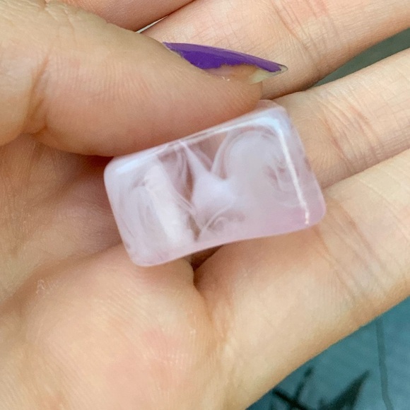 Vintage 90’S Y2K Chunky Pink Plastic lucid Rings Women’s X 2 LIKE NEW CONDITION - Picture 5 of 14